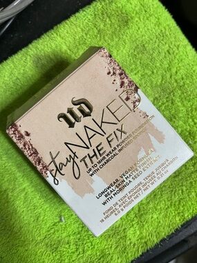 Urban Decay Stay Naked The Fix Powder Foundation - Beige/Nude
